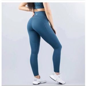 Alphalete Meridan leggings